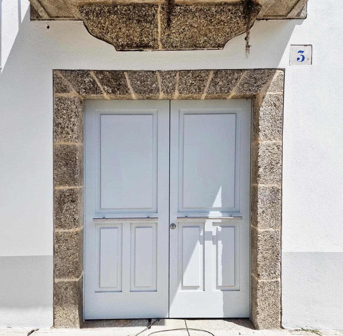 Puertas de madera en Caldas de Reis